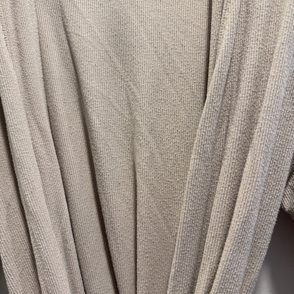 Soft Lounge Short Robe • SKIMS - Picture 4 of 4